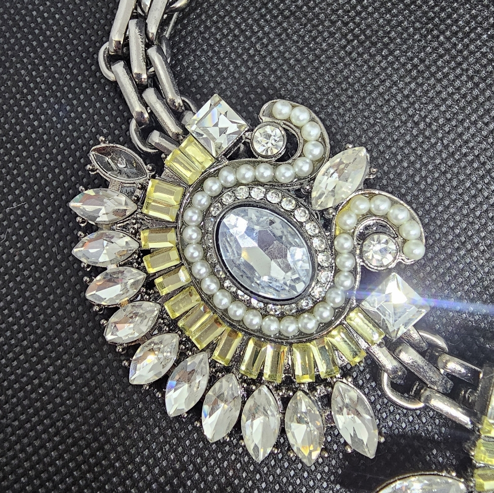 Beautiful statement necklace - Picture 2 of 2